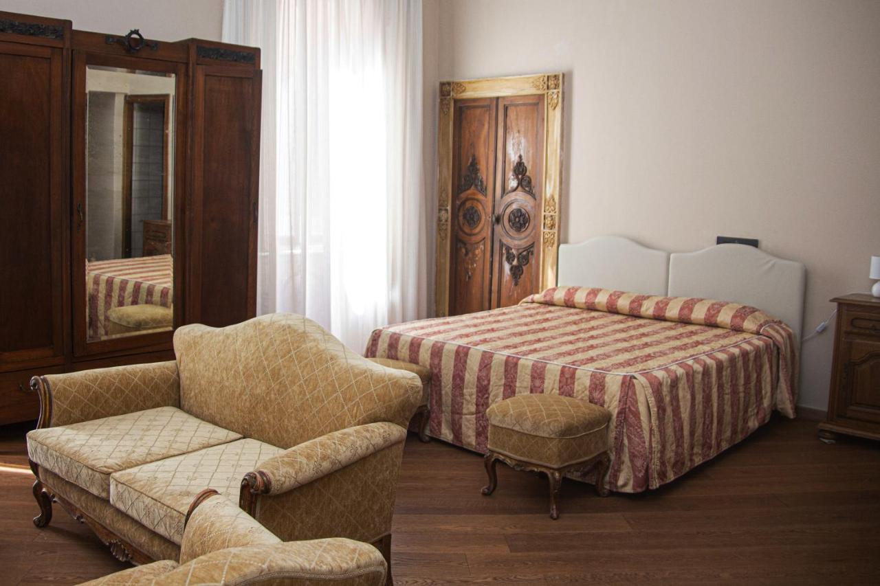 Hotel Tornielli 9 By Lvg Hotel Collection Новара Екстериор снимка