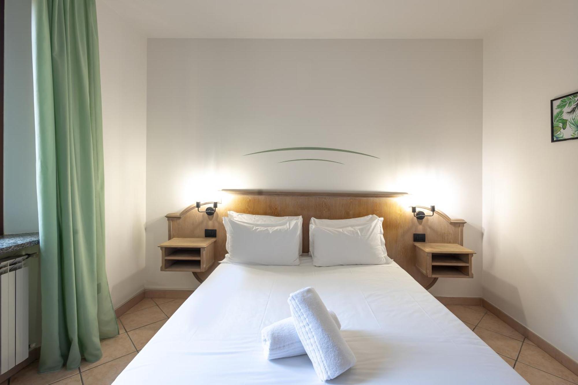 Hotel Tornielli 9 By Lvg Hotel Collection Новара Екстериор снимка