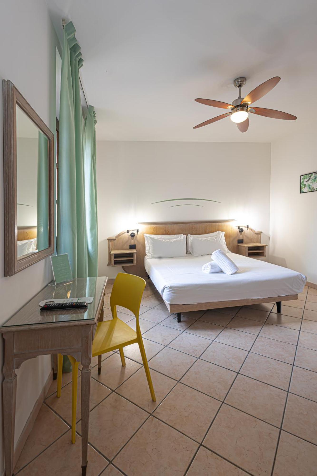 Hotel Tornielli 9 By Lvg Hotel Collection Новара Екстериор снимка