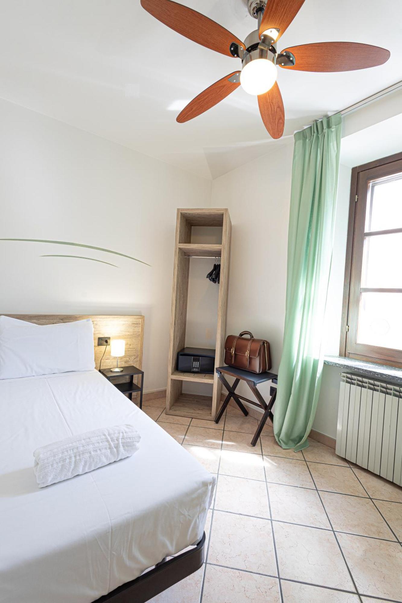 Hotel Tornielli 9 By Lvg Hotel Collection Новара Екстериор снимка