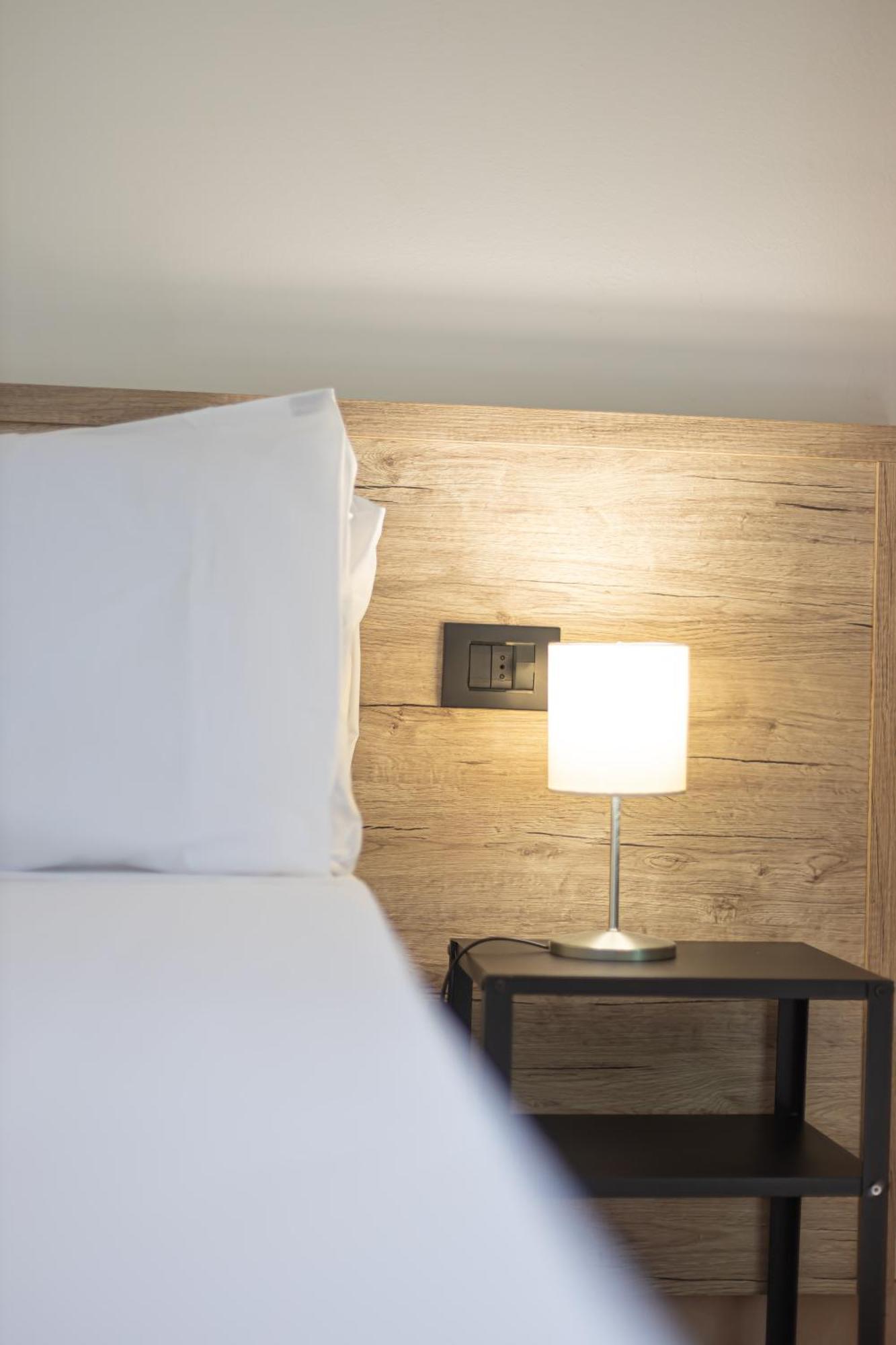 Hotel Tornielli 9 By Lvg Hotel Collection Новара Екстериор снимка